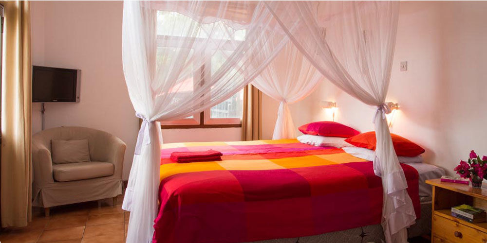 Q-Bar & Guesthouse Dar es Salaam Buitenkant foto