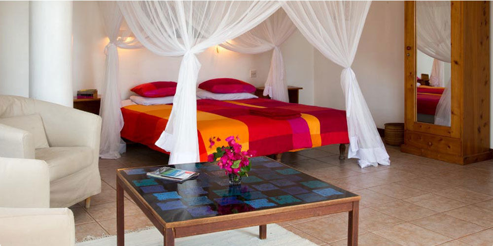 Q-Bar & Guesthouse Dar es Salaam Buitenkant foto