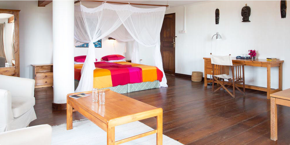 Q-Bar & Guesthouse Dar es Salaam Buitenkant foto