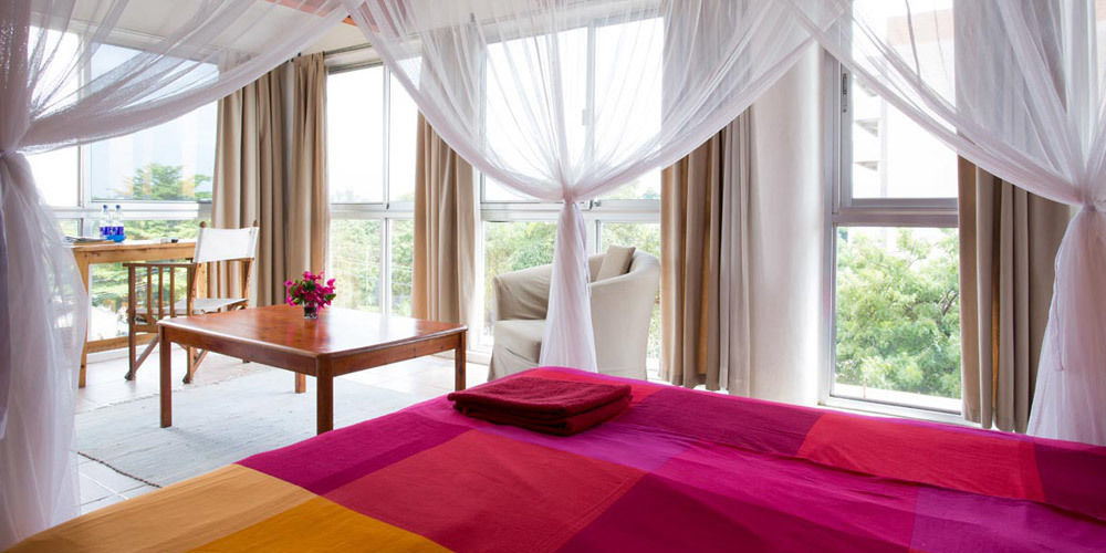 Q-Bar & Guesthouse Dar es Salaam Buitenkant foto